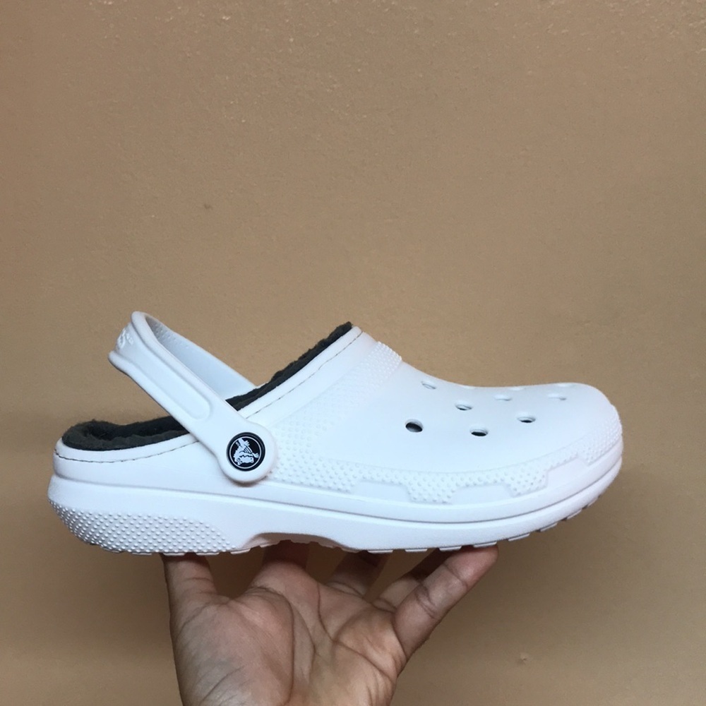 Crocs Classic White Faux Fur Interior - Picture 6 of 17